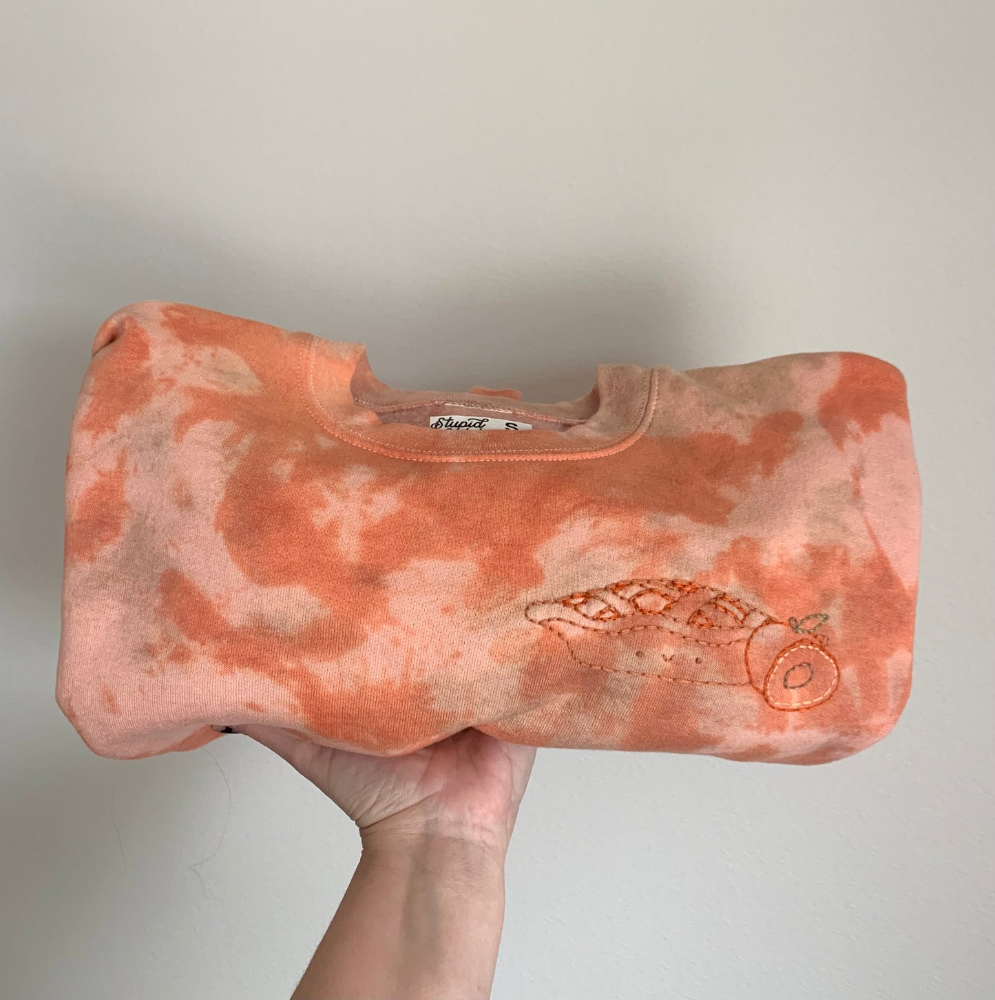 Kawaii Peach Pie Hand Embroidered Sweatshirt – Unisex Pastel Orange Swirl Tie-Dye Long Sleeve, Cute, Aesthetic, Cozy Soft Sweater, Sweet Pie