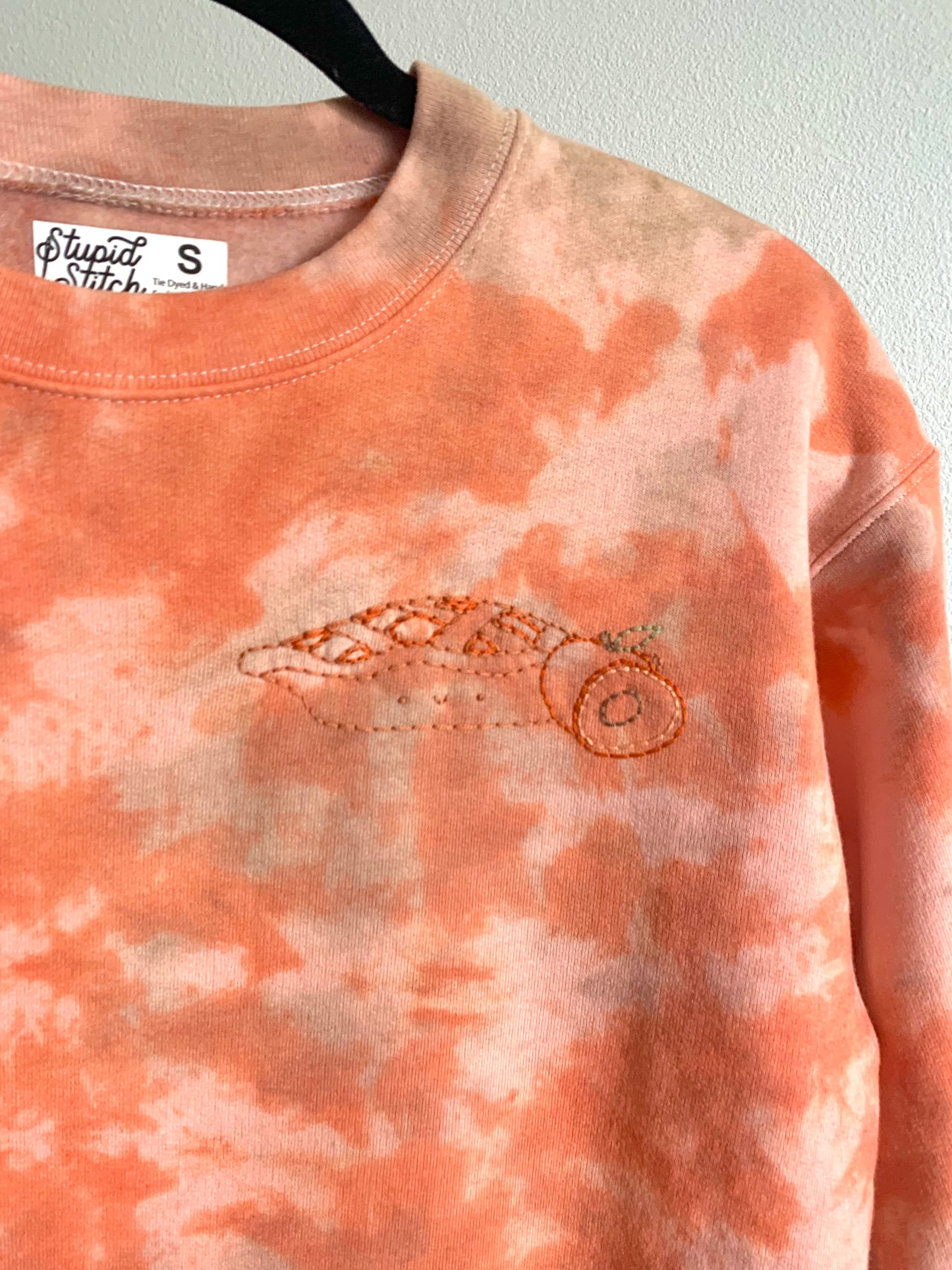 Kawaii Peach Pie Hand Embroidered Sweatshirt – Unisex Pastel Orange Swirl Tie-Dye Long Sleeve, Cute, Aesthetic, Cozy Soft Sweater, Sweet Pie