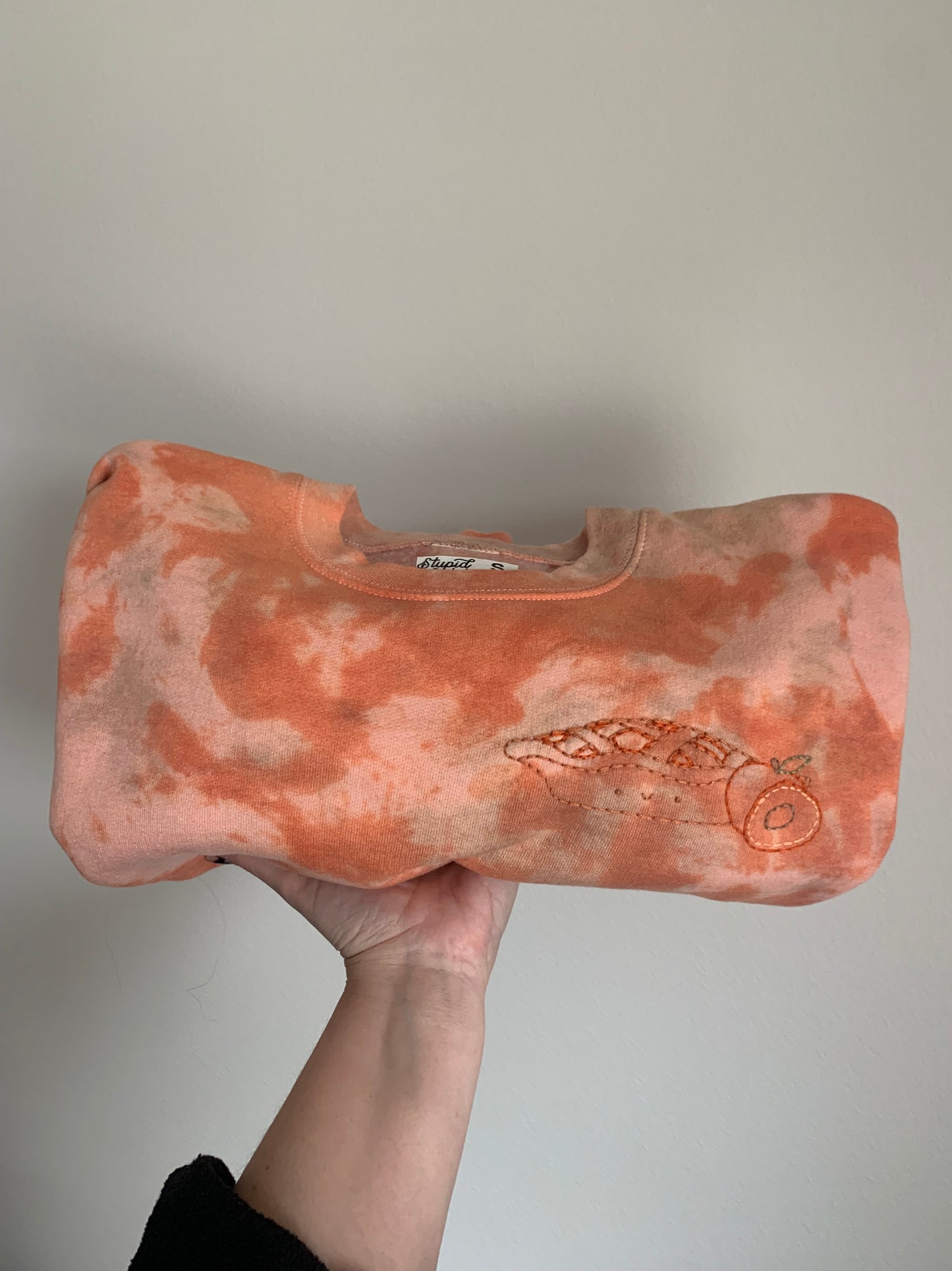 Kawaii Peach Pie Hand Embroidered Sweatshirt – Unisex Pastel Orange Swirl Tie-Dye Long Sleeve, Cute, Aesthetic, Cozy Soft Sweater, Sweet Pie