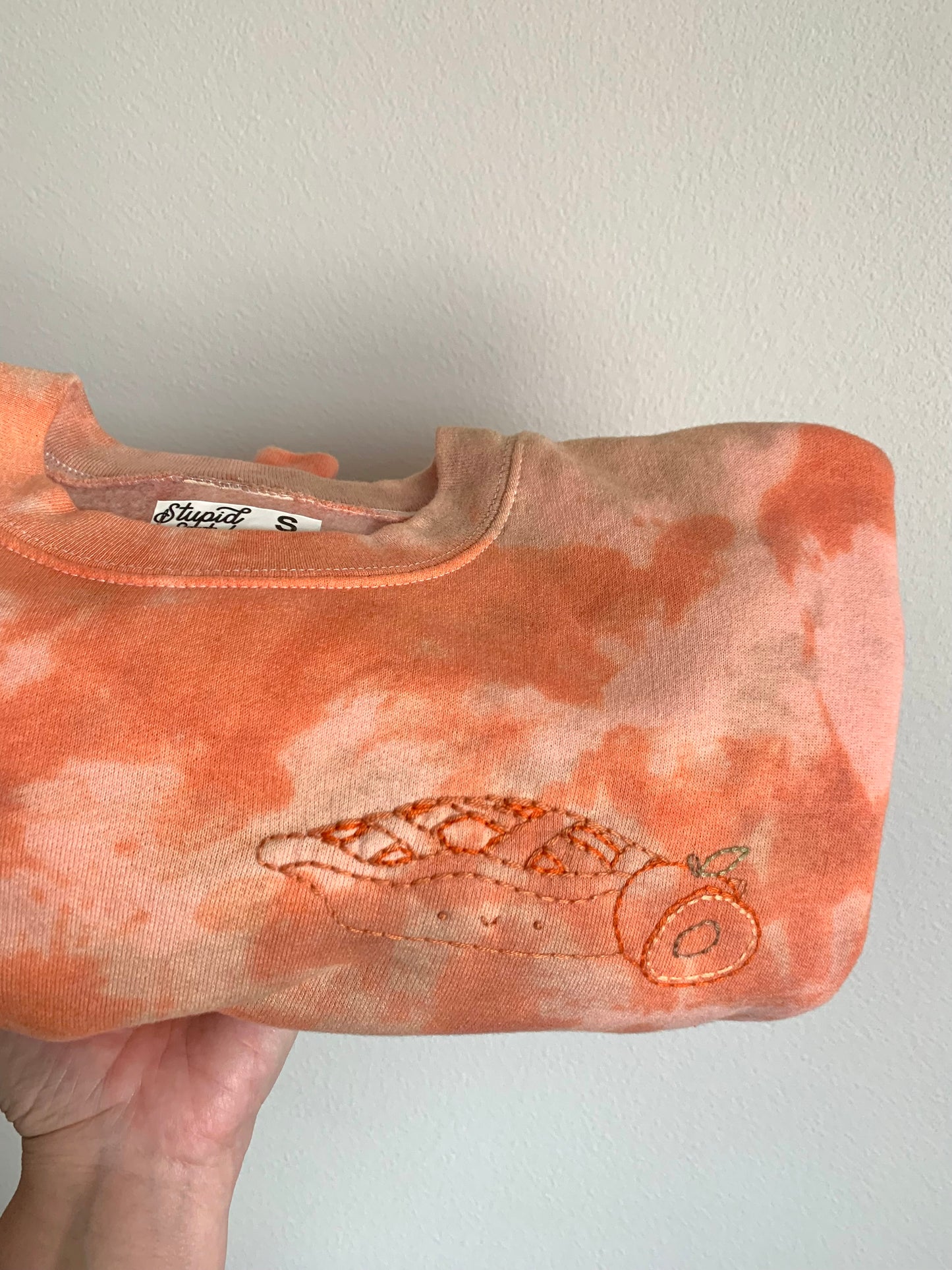 Kawaii Peach Pie Hand Embroidered Sweatshirt – Unisex Pastel Orange Swirl Tie-Dye Long Sleeve, Cute, Aesthetic, Cozy Soft Sweater, Sweet Pie