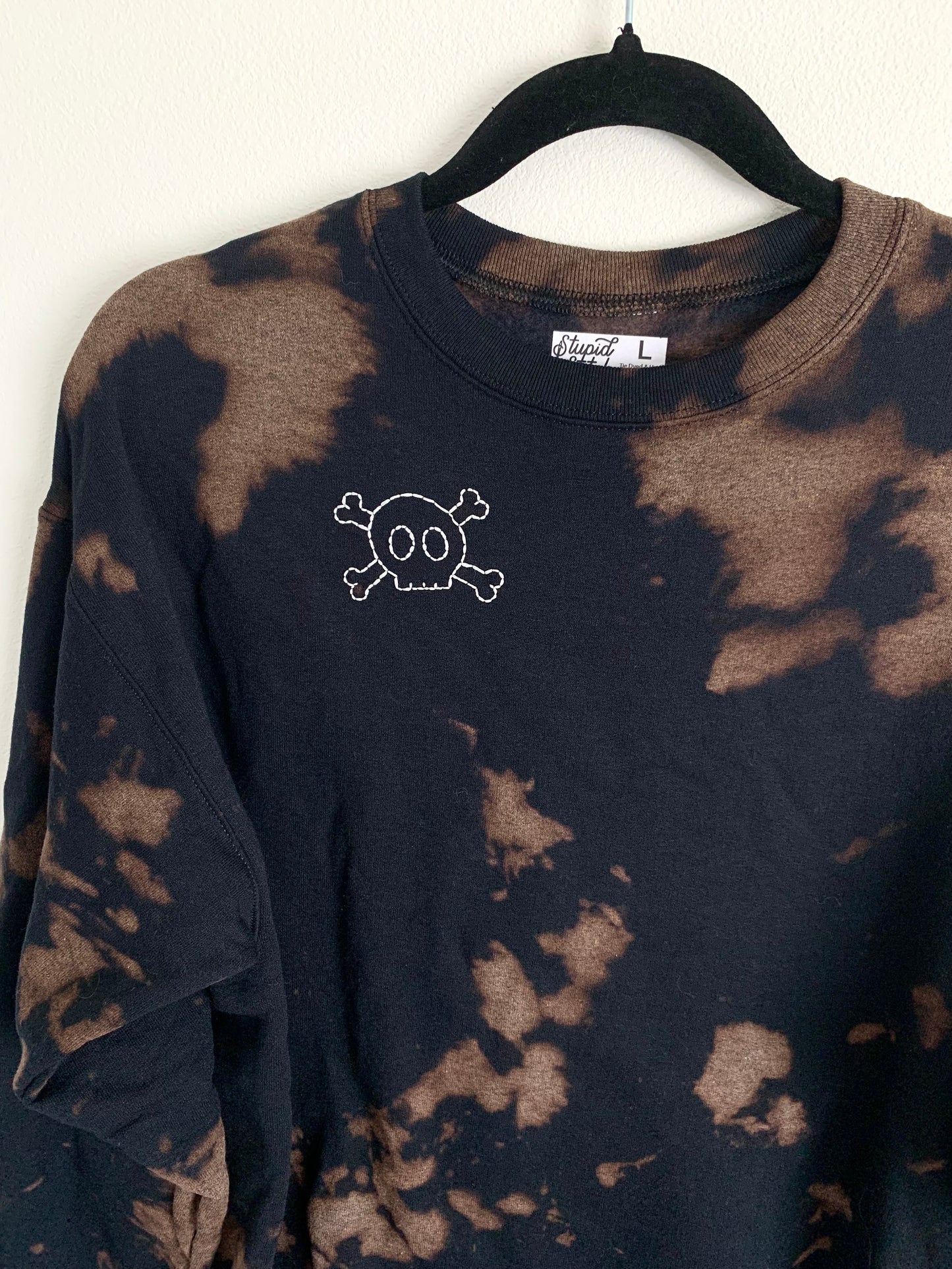 Skull With Cross Bones Hand Embroidery Tie Dye Black Fleece Long Sleeve Crew